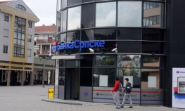 Banka posluje u skladu sa zakonima