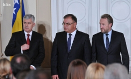 Ivanić, Izetbegović i Čović preuzeli dužnost kolektivnog šefa ...