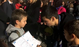 Đoković šetao za mališane