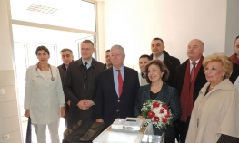 Karađorđevići uručili pomoć Šamčanima
