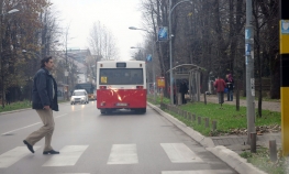 Autobusi blokiraju zebre i raskrsnice