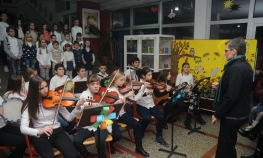 Pjesmom i igrom otvorili srca