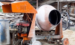 Miksali bolničku hranu mješalicom za beton