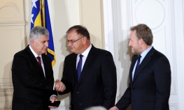 Zakon o spoljnim poslovima u ladici osam godina