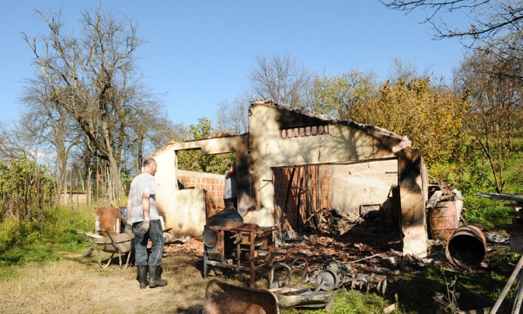 Bivšem direktoru izgorjelo 1.500 litara rakije