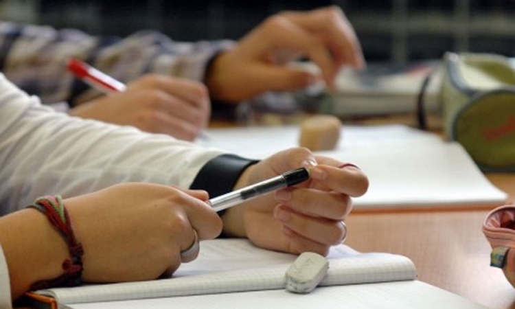 Ugljevik stipendira 20 studenata