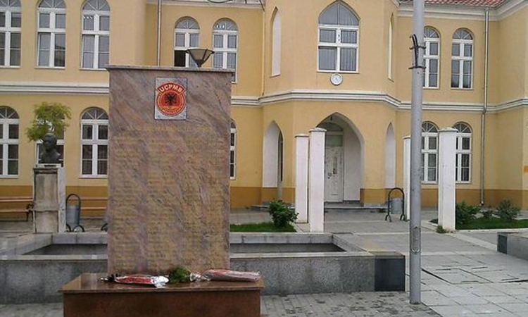 Vijenci borcima OVPBM u Preševu