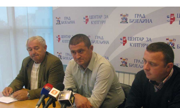 Poljoprivrednici traže obećanu isplatu "zelenih vaučera"