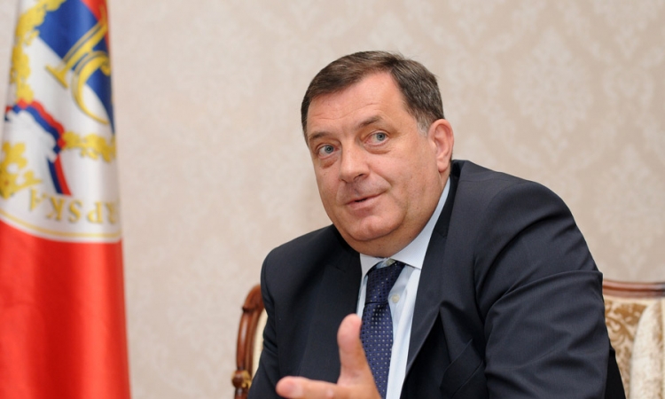Srbi ne smiju ostati bez mogućnosti da se izjasne o statusu