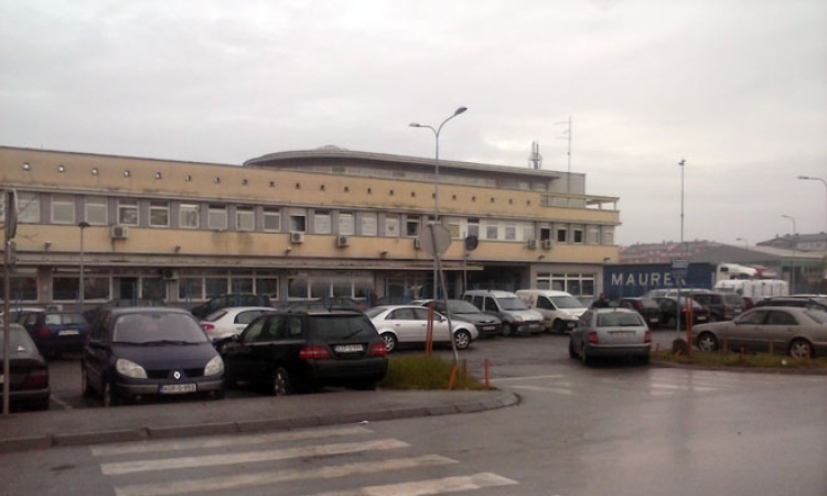 Mljekari i dalje blokiraju carinski terminal u Gradišci