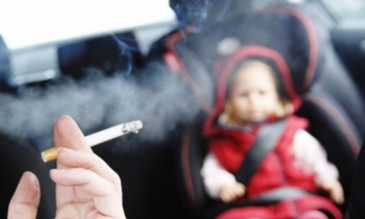 U Engleskoj zabrana pušenja u automobilima od 2015. godine
