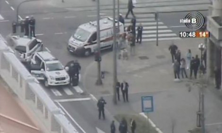 Vojni penzioner prijetio pištoljem ispred zgrade Vlade Srbije