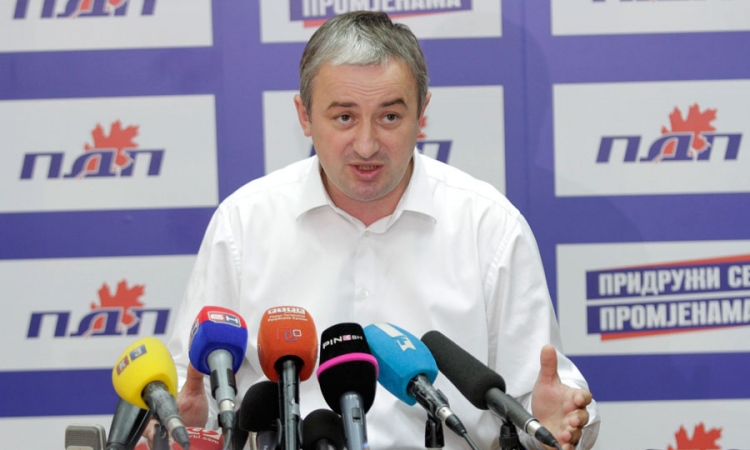 Borenović: Ugovori sklapani bez tendera