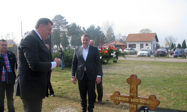 Dodik položio vijenac na grob Gavrila Bobara