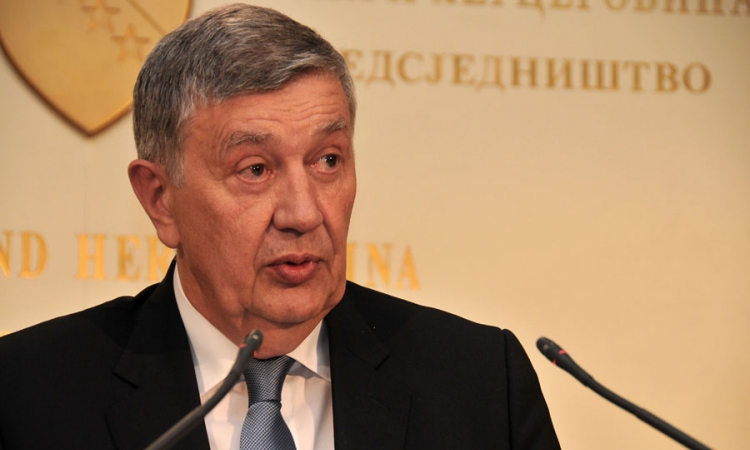 Radmanović: Podvala kakvu je teško i zamisliti