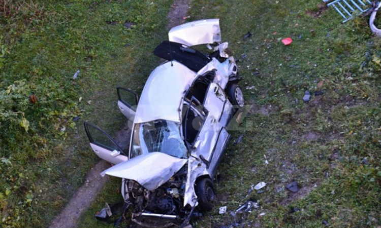 Pasatom sletjela s 10 metara visokog mosta