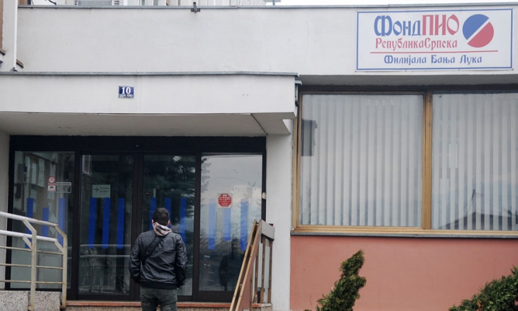 Šteta 894 miliona KM u Fondu PIO