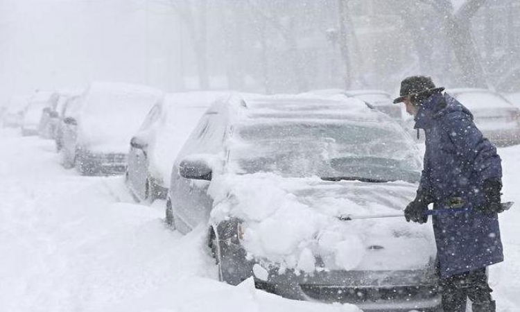 Trinaest žrtava snježnog nevremena u SAD