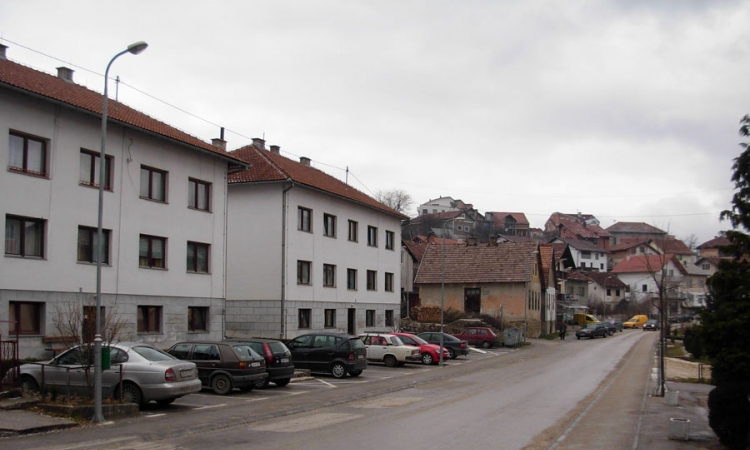 Pežo se otisnuo i udario djevojke
