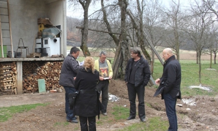 Na svojim ognjištima bez struje
