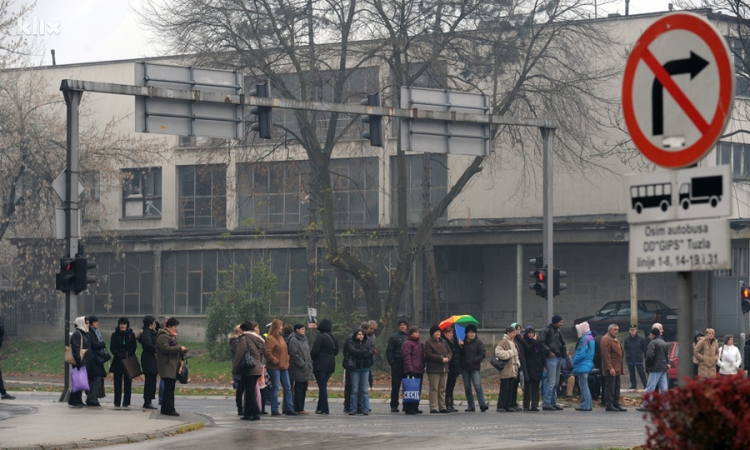 Radnici "Aide" blokirali sjevernu saobraćajnicu
