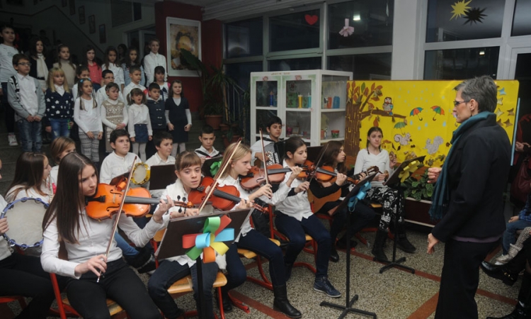 Pjesmom i igrom otvorili srca