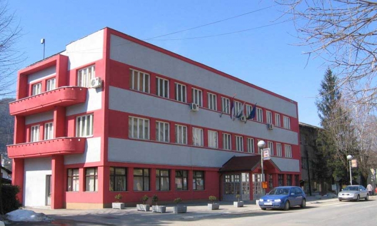 Građani odlučuju o Vučanovićevoj sudbini