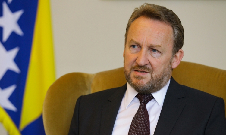 Izetbegović: Samo treba otpustiti (političke) kočnice