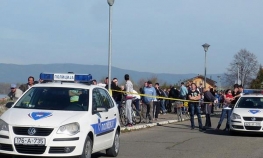 Iz Crne rijeke izvukli automobil i spasili tri osobe