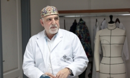 Majka ga poslala u krojače, svojim kreacijama osvojio Pariz