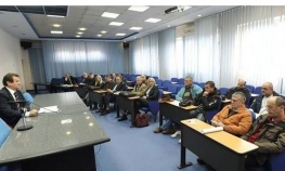 Muminović: Igraju se mačke i miša s napaćenim radnicima
