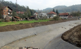 Regulisano riječno korito u Kravici