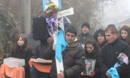 Sahranjena Dragana Ćirić na seoskom groblju u Salašu