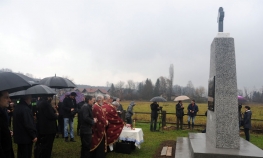 Služen parastos ubijenim rudarima na Rakovačkim barama