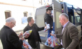 Šamac poslao paketiće za djecu Kosova