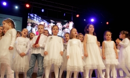 Mališani pjevali za oboljelu djecu