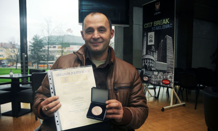Medalja puno, investitora malo