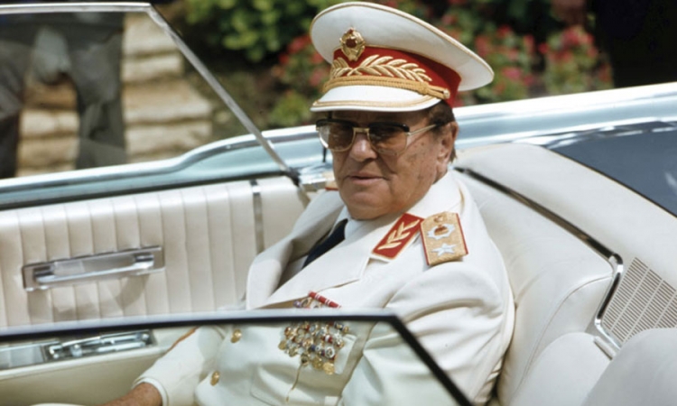 Tito poklonio Kosovo Albaniji?