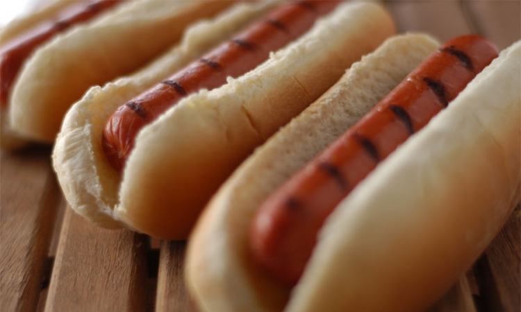 Insekti pojedu 60.000 hot dogova godišnje