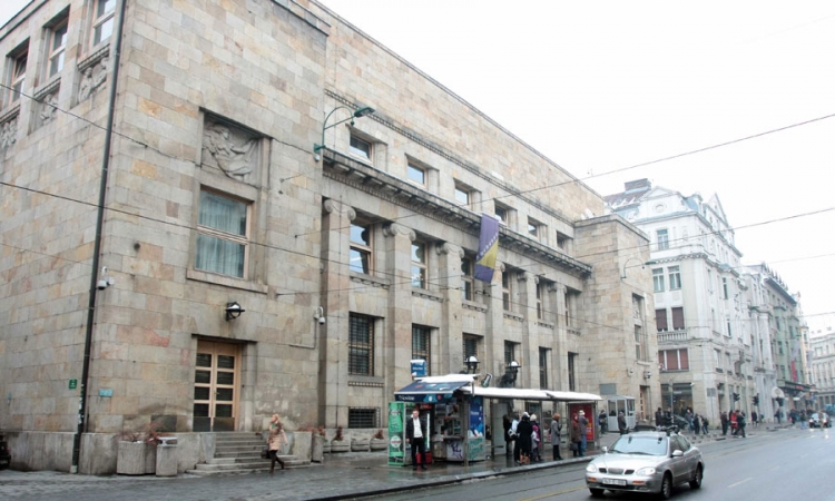 Određen pritvor službeniku Centralne banke