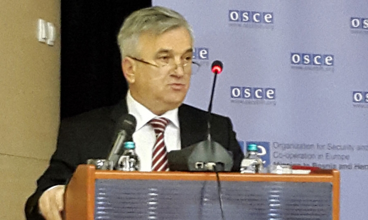 Čubrilović: Poslanici da rade na dobrobit svih građana