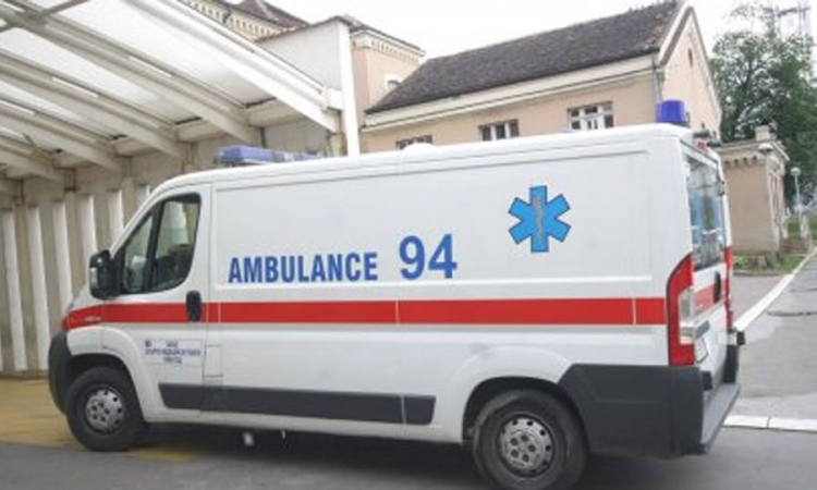 Trogodišnja djevojčica pala sa prvog sprata