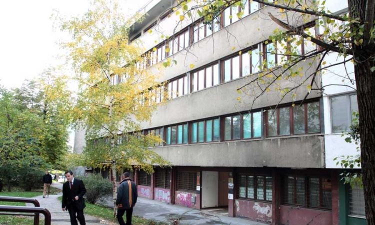 Useljenje državnih institucija 1. aprila