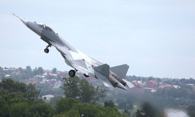 Ruski lovac se zamalo sudario s putničkim avionom