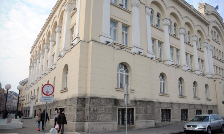Manje novca za omladinu?
