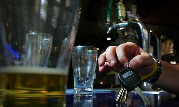 "Mrtav pijan" vozio neregistrovani automobil
