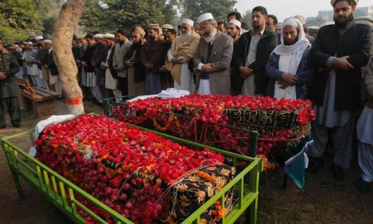 Pakistan tuguje za ubijenom djecom 