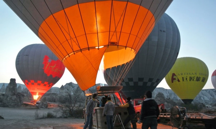 Turista iz Kine poginuo u padu turističkog balona