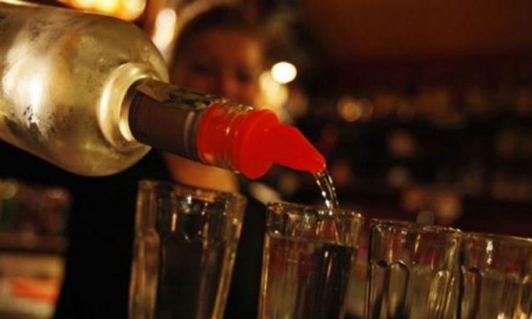 Suzbijanje alkoholisanja maloljetnika