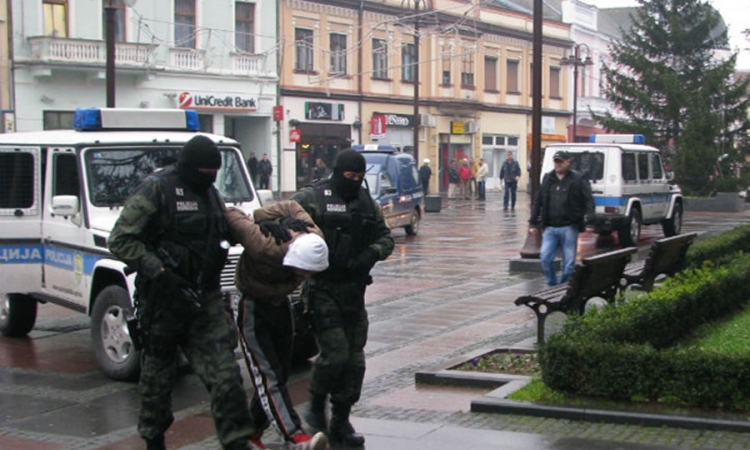 Dileri prijetili i policajcima